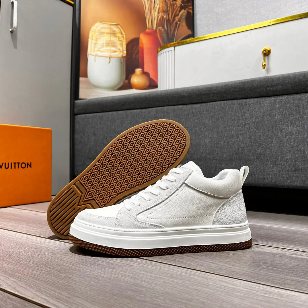 Factory price: 460💰LV's new casual high-top men's shoes👉 👉 Fashionable and versatile, 💞 Simple and elegant style, 🔊 The fabric is made of imported cowhide, ☑️breathable mesh lining, original wear-resistant rubber outsole, exclusive new style, taken in kind, five colors available, code number: 38-44, (45 can be customized)